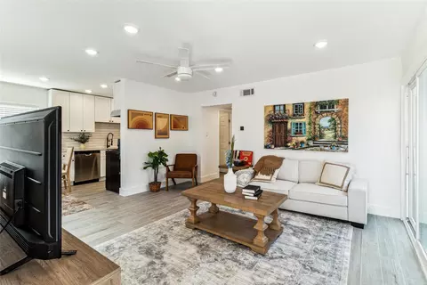 1200 E 52nd St #209, Austin, TX 78723