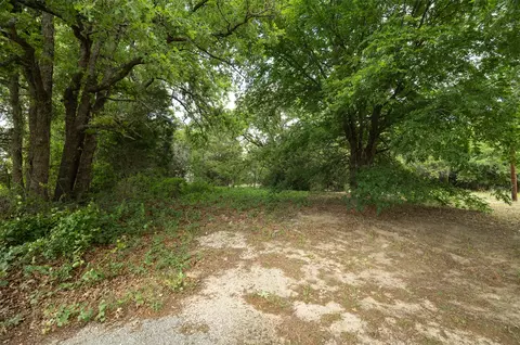 660 E Highway 290 Hwy E, Elgin, TX 78621
