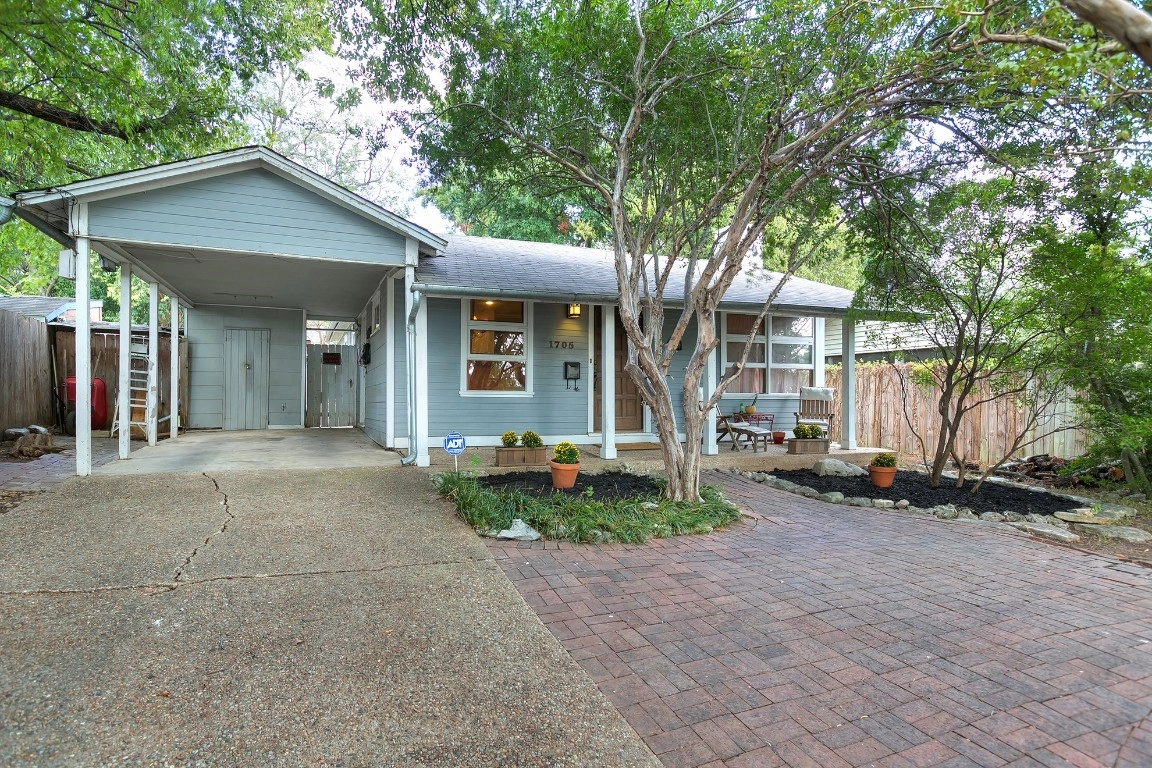 1705 Newfield Ln  