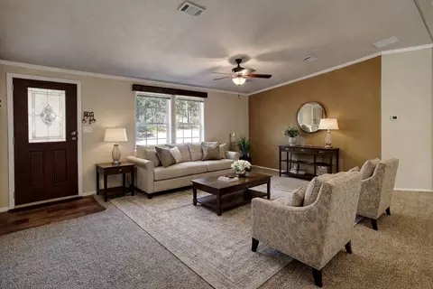 1024 Sand Hills Rd, Red Rock, TX 78662