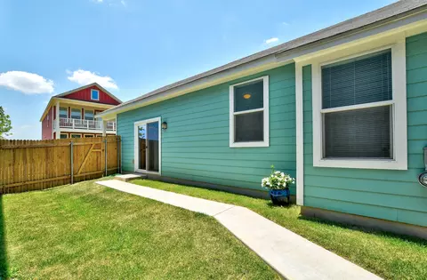 Exterior - 524 Ferrule Dr, Kyle, TX 78640 photo 5 of 7