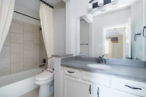 Bath - 2305 Millbrook Loop, Leander, TX 78641 photo 4 of 5