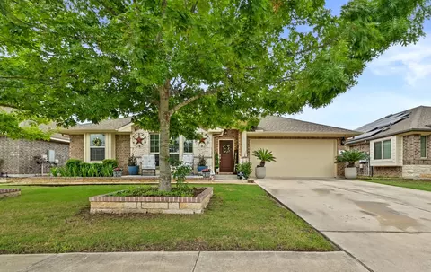 113 W Highfield St, Hutto, TX 78634
