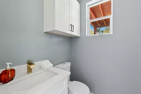 Bath - 3705 Callihan Rd, Luling, TX 78648 photo 1 of 3