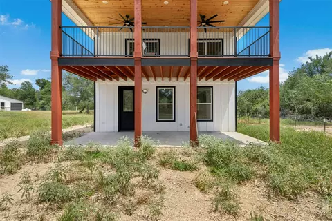Exterior - 3705 Callihan Rd, Luling, TX 78648 photo 2 of 4