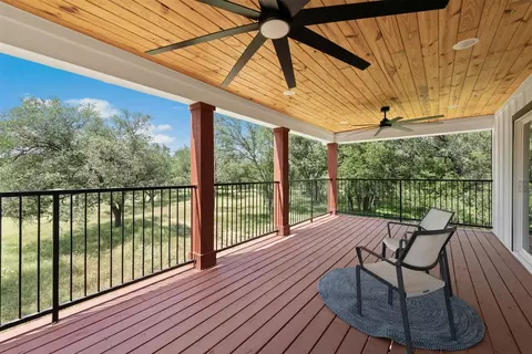 Exterior - 3705 Callihan Rd, Luling, TX 78648 photo 4 of 4