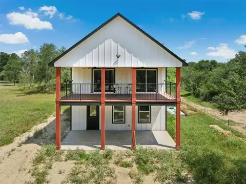 Exterior - 3705 Callihan Rd, Luling, TX 78648 photo 1 of 4