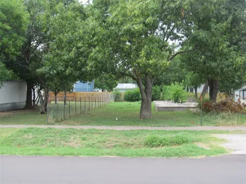 210 E Carrie Manor Rd, Manor, TX 78653