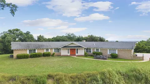 194 Fm 2571, Smithville, TX 78957