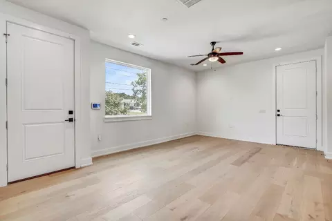 4127 E 12th St #3, Austin, TX 78721