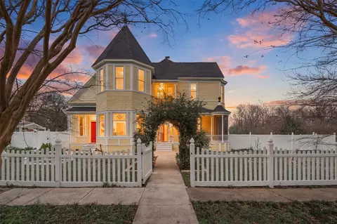 300 Estelle Rice Dr, Moody, TX 76557