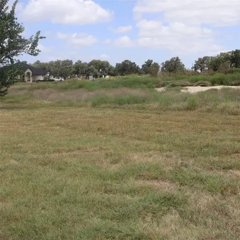 105 Huerta Rd, Florence, TX 76527