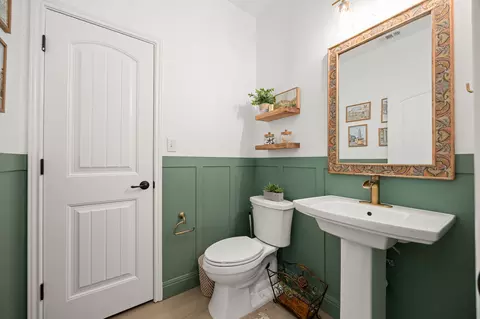 Bath - 225 Pettigrew Path, Buda, TX 78610 photo 1 of 6