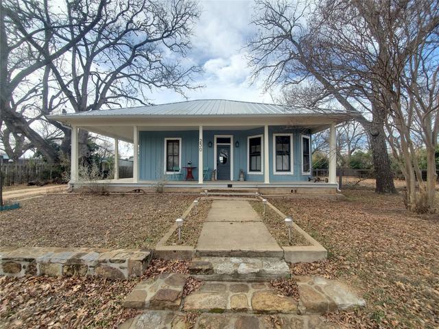 230 Pecan St, Mason, TX 76856 | MLS# 4367687 | 29 Photos - Movoto