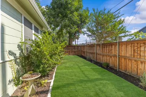 Exterior - 1011 E 45th St, Austin, TX 78751 photo 10 of 14