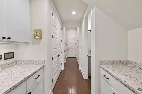 Entry Way - 4205 Elevator Dr, Austin, TX 78731 photo 2 of 4