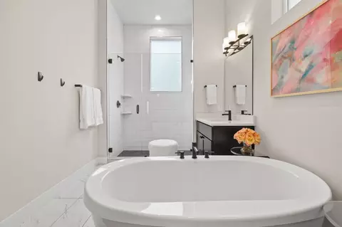 Bath - 4205 Elevator Dr, Austin, TX 78731 photo 3 of 6