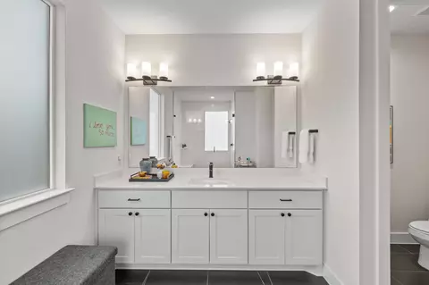 Bath - 4205 Elevator Dr, Austin, TX 78731 photo 4 of 6