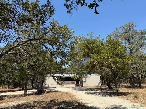 263 Hickory Hill Ln, La Vernia, TX 78121