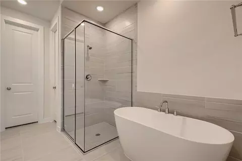 Bath - 4504 Post Loop, Round Rock, TX 78681 photo 2 of 4