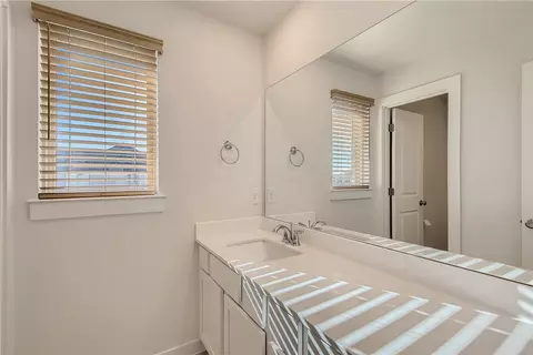 Bath - 4504 Post Loop, Round Rock, TX 78681 photo 4 of 4