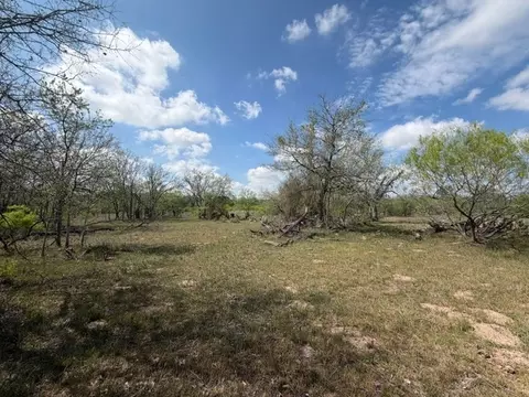 1235 Hoover St, Luling, TX 78648 photo 6