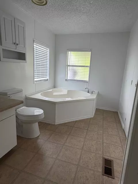 1235 Hoover St, Luling, TX 78648 photo 15