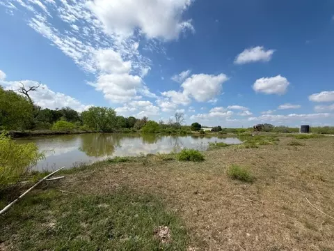 1235 Hoover St, Luling, TX 78648 photo 8