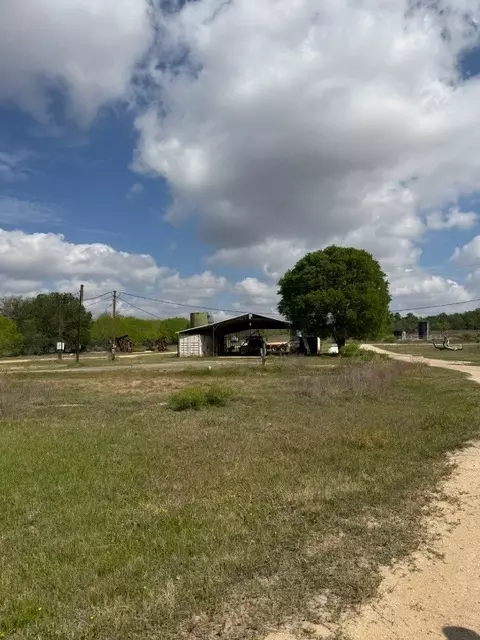 1235 Hoover St, Luling, TX 78648 photo 12