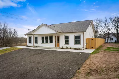103 Lentz Main St, Red Rock, TX 78662