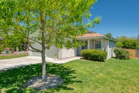 Exterior - 174 Falcon Dr, Luling, TX 78648 photo 2 of 13