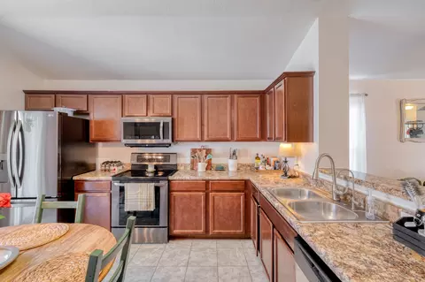 Kitchen - 174 Falcon Dr, Luling, TX 78648 photo 2 of 5