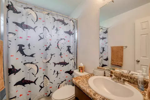 Bath - 174 Falcon Dr, Luling, TX 78648 photo 2 of 2