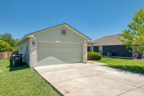 Exterior - 174 Falcon Dr, Luling, TX 78648 photo 3 of 13