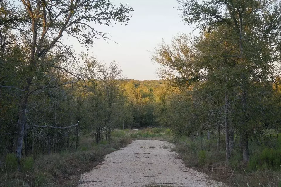  3935 County Road 464, Elgin, TX 78621 photo 4
