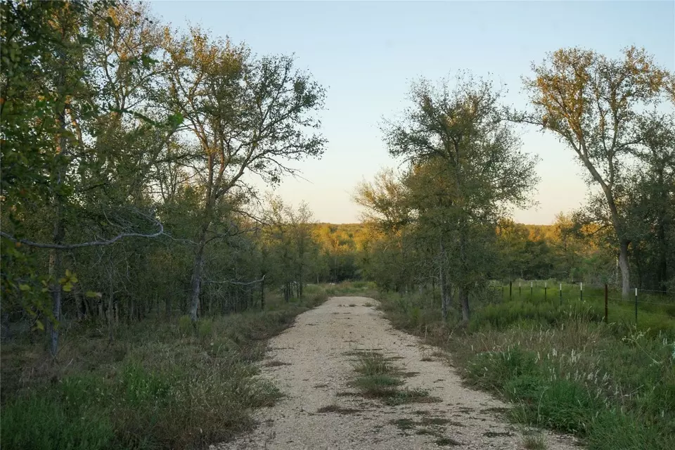  3935 County Road 464, Elgin, TX 78621 photo 1