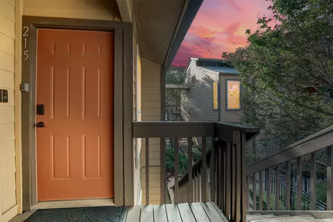 1000 W 26th St #215, Austin, TX 78705