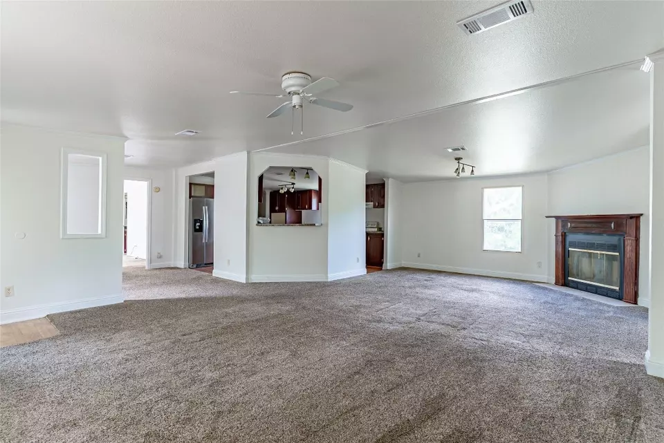  120 Creedmore Dr, Liberty Hill, TX 78642 photo 4