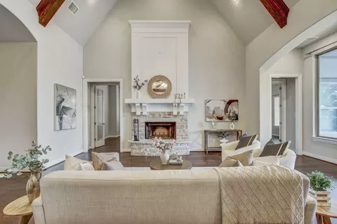 Living - 312 Flintlock Dr, Leander, TX 78641 photo 2 of 6