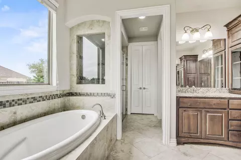 Bath - 312 Flintlock Dr, Leander, TX 78641 photo 2 of 2