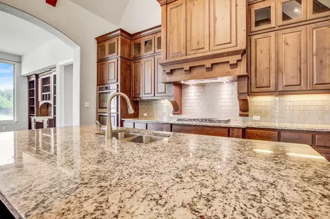 Kitchen - 312 Flintlock Dr, Leander, TX 78641 photo 2 of 2