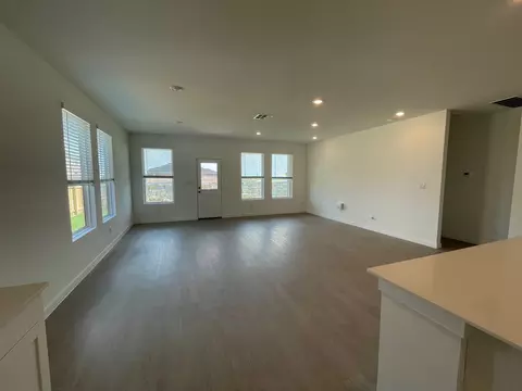 401 Sormonne Loop, Kyle, TX 78640 photo 2