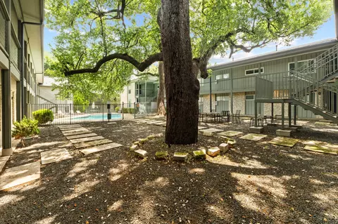 Exterior - 2303 E Side Dr #211, Austin, TX 78704 photo 4 of 11