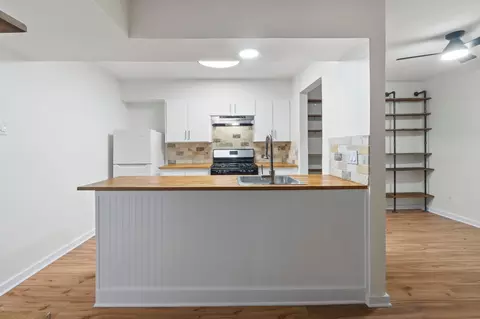 Kitchen - 2303 E Side Dr #211, Austin, TX 78704 photo 1 of 6