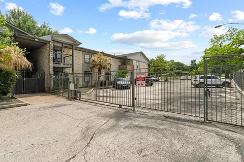 Exterior - 2303 E Side Dr #211, Austin, TX 78704 photo 9 of 11