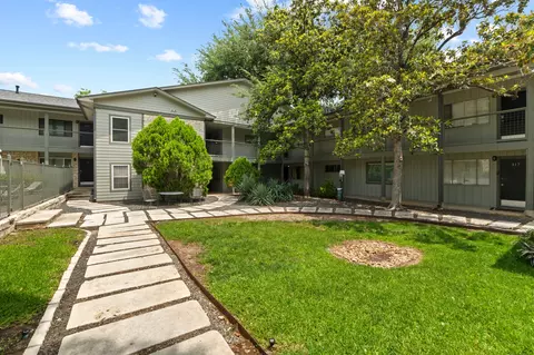 2303 E Side Dr #211, Austin, TX 78704