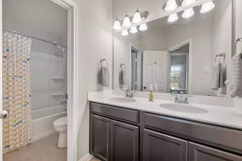 Bath - 2417 Maxwell Dr, Leander, TX 78641 photo 2 of 3