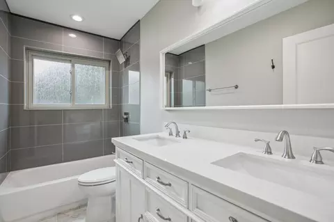 Bath - 5500 Pendleton Ln, Austin, TX 78723 photo 2 of 2