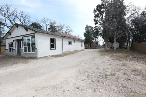 250 La Selva Dr, Elgin, TX 78621