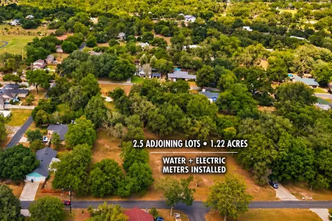 130 Colorado Ln, Seguin, TX 78155